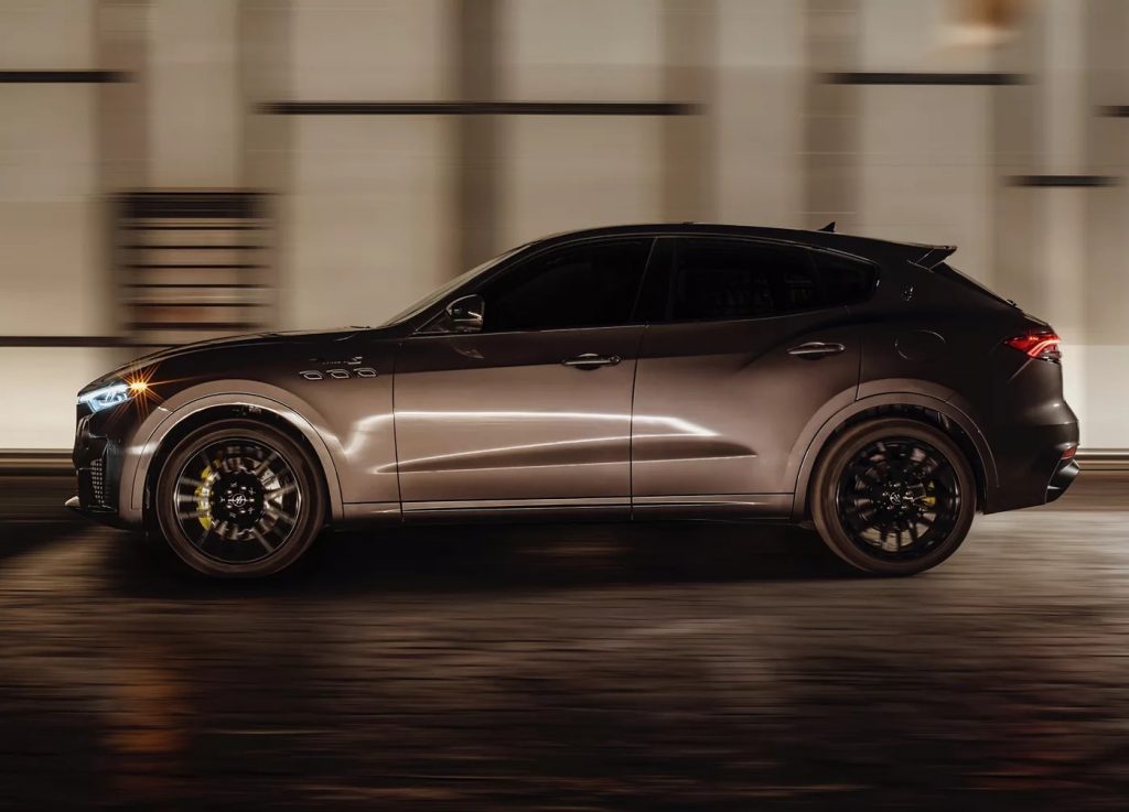 2023 Maserati Levante GT vs Porsche Cayenne Maserati of London in Ontario