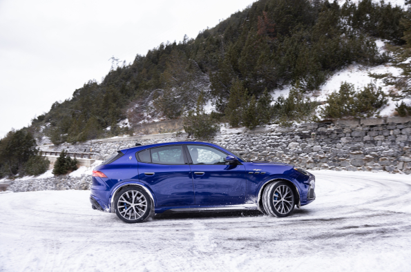 Exterior of blue 2025 Maserati Grecale Intenso.